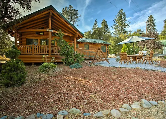 Custom Log Home With Deck - Only 33 Mi To Yosemite!